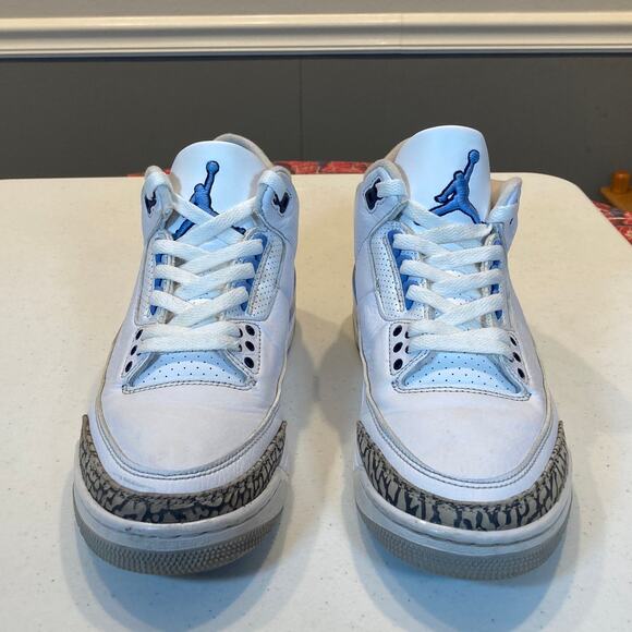 Nike Air Jordan 3 Retro "UNC (2020)" - Picture 4 of 7
